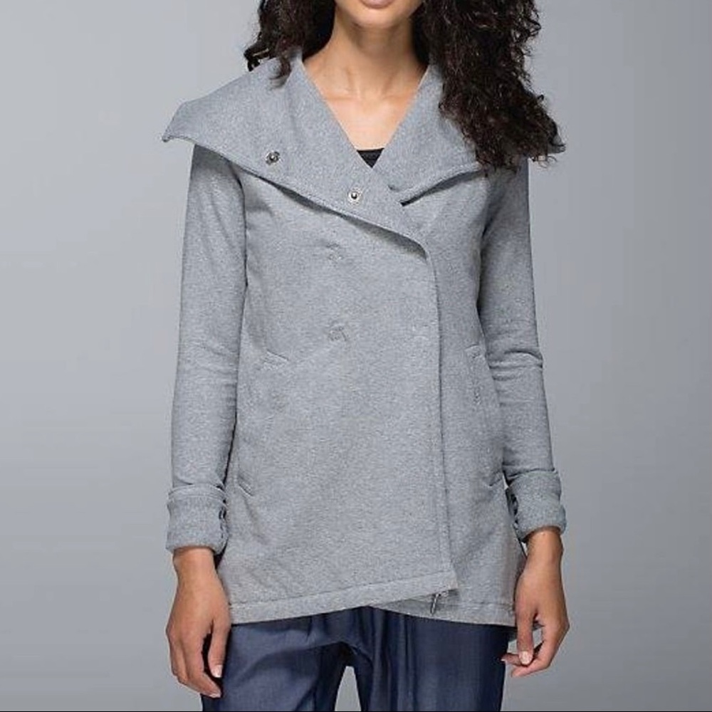 $266 NWOT Lululemon Gratitude Wrap Gray + Apres Sickie